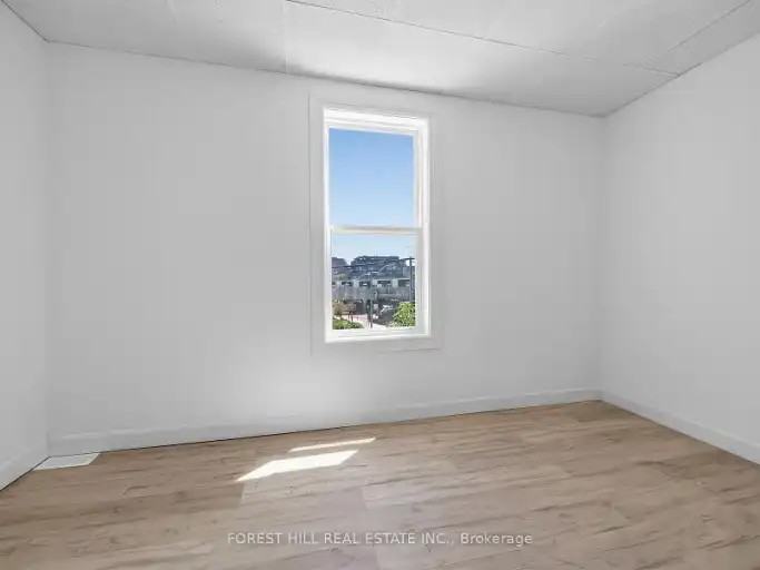 419 Dufferin St - Photo 7 of 21