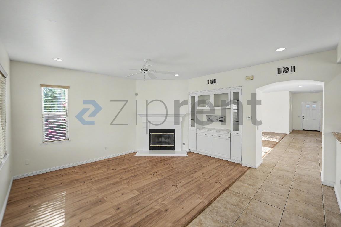 25014 Oliver Way - Photo 7 of 37