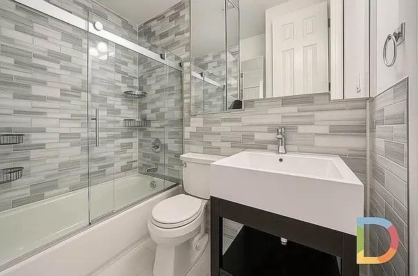 E 13th St #11 - Photo 4 of 20