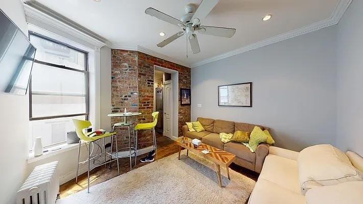E 13th St #11 - Photo 7 of 20