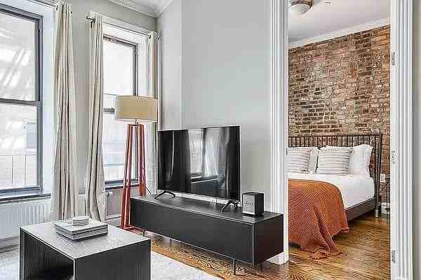 E 5th St #1 - Photo 5 of 20
