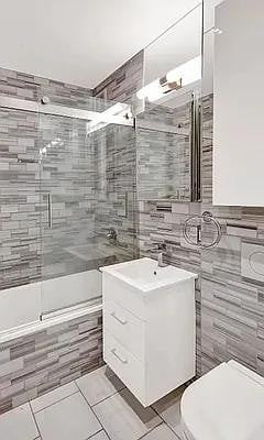 E 13th St #6F - Photo 6 of 20