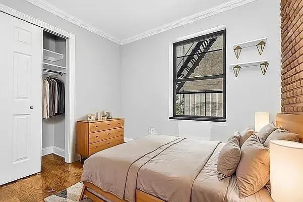 E 13th St #2C - Photo 2 of 20