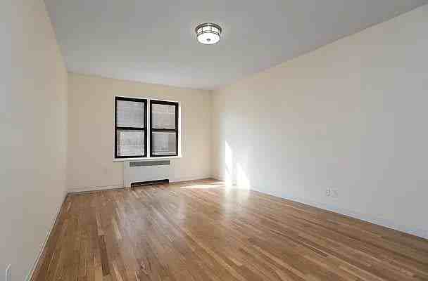 E 12th St #3J - Photo 3 of 8