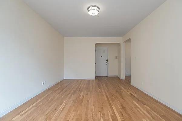 E 12th St #3J - Photo 5 of 8