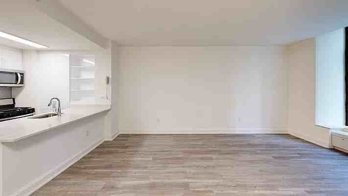Hanover Sq #10G - Photo 2 of 20