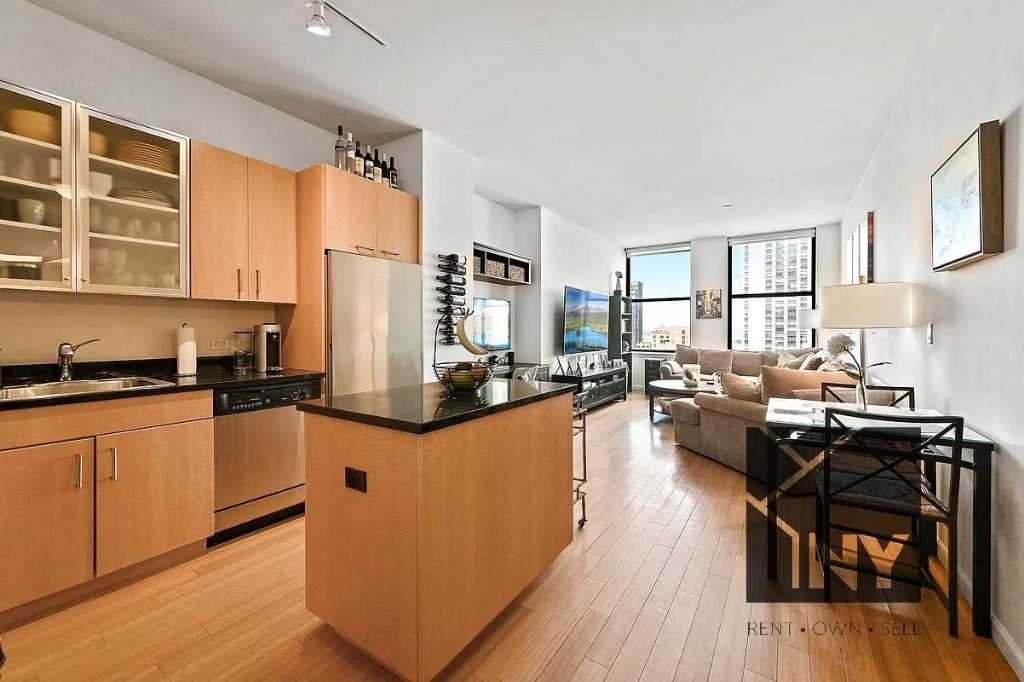 West St #17A - Photo 4 of 20