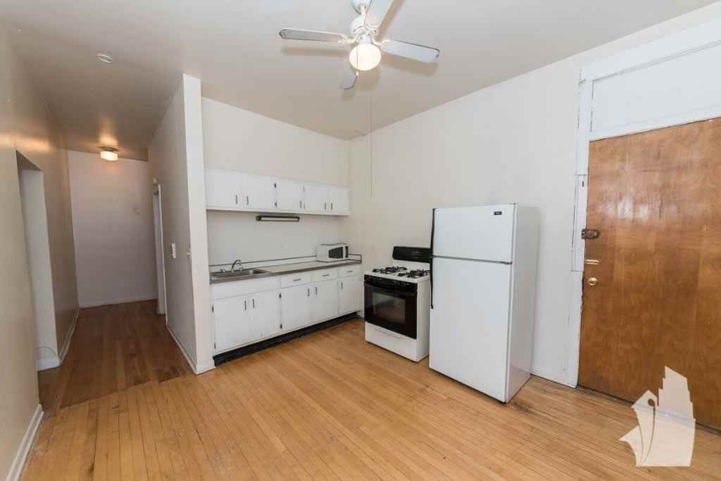 915 W Waveland Ave #923-2D - Photo 2 of 10