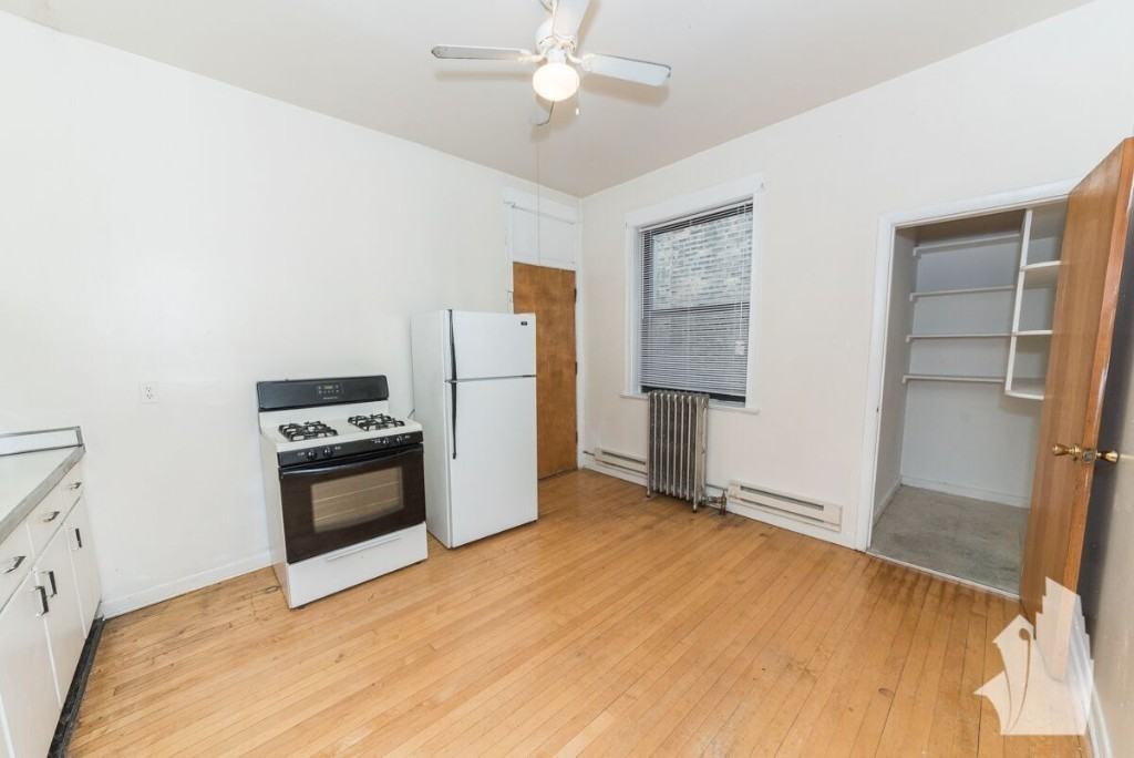 915 W Waveland Ave #923-2D - Photo 3 of 10