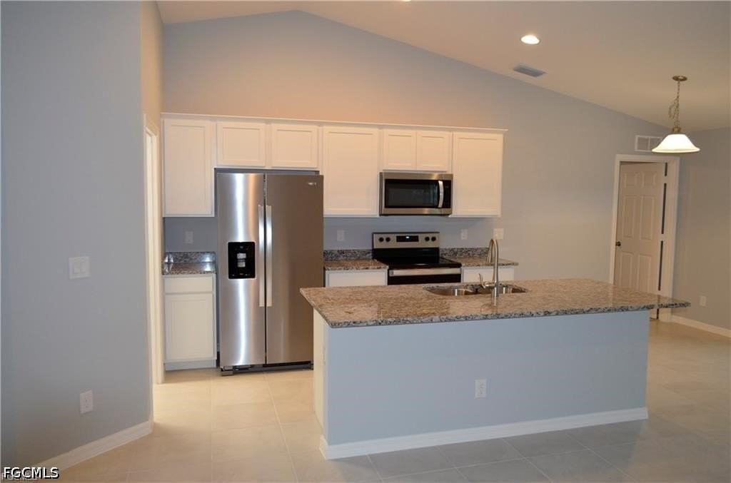 1127 Ne 10th St - Photo 2 of 16