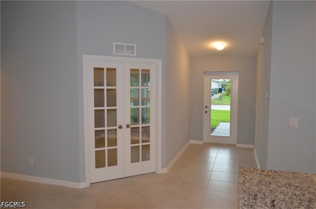 1127 Ne 10th St - Photo 6 of 16