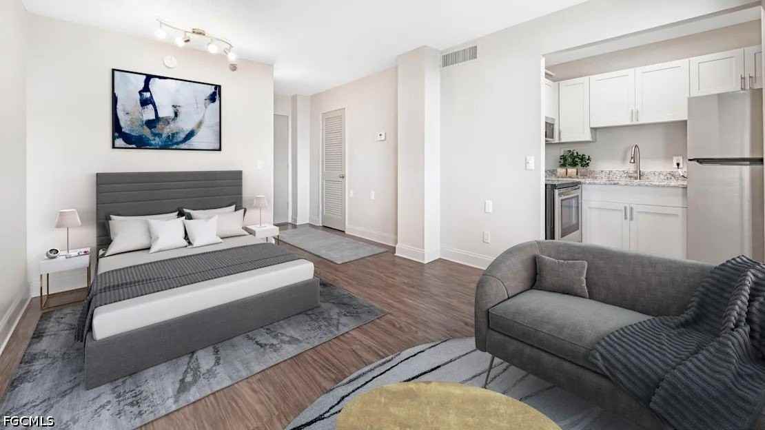 801 Chestnut St #309 - Photo 3 of 12