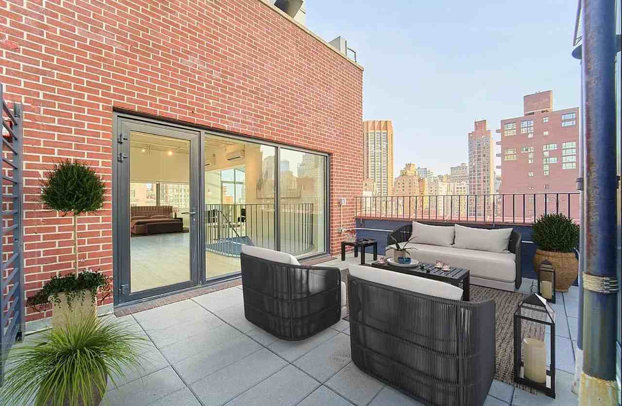 237 Madison Ave #PHA - Photo 3 of 20