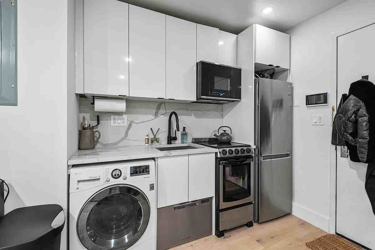 241 W 75th St #3 - Photo 2 of 5