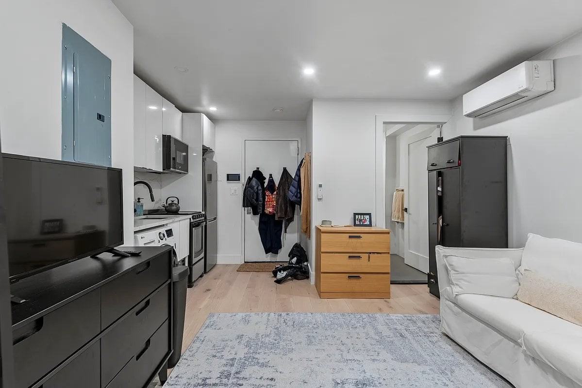241 W 75th St #3 - Photo 3 of 5