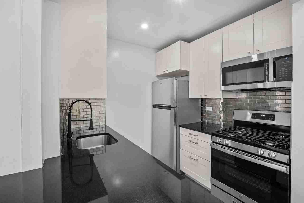 597 Grand Ave #1H - Photo 3 of 4