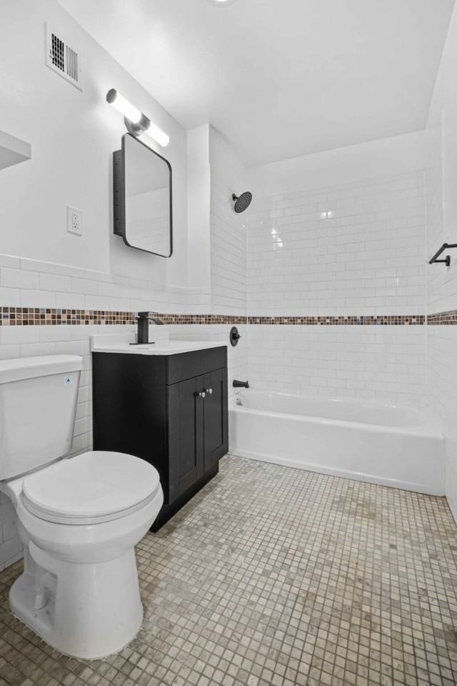 597 Grand Ave #1H - Photo 4 of 4