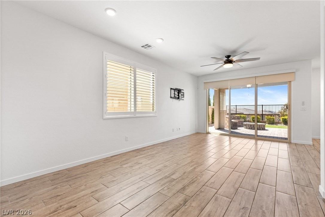 12349 Harbor Isle Ave - Photo 3 of 39