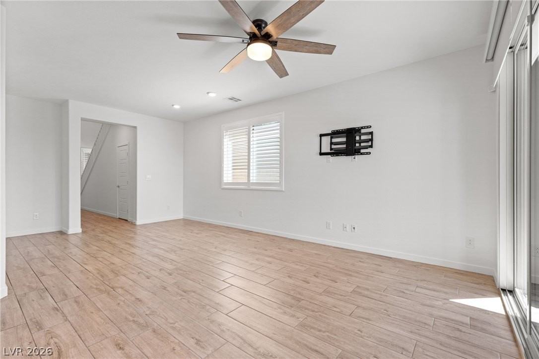 12349 Harbor Isle Ave - Photo 4 of 39