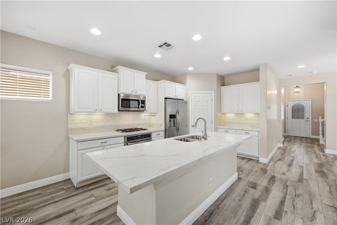 10416 Miners Gulch Ave - Photo 4 of 30