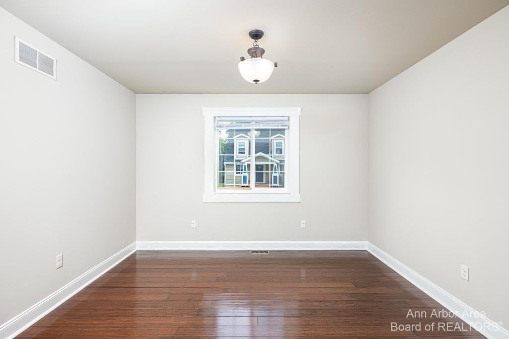 2 Maple Village Ct - Photo 7 of 21
