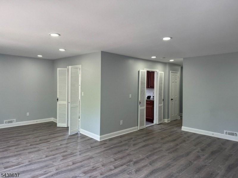10 Evelyn Ct - Photo 2 of 3