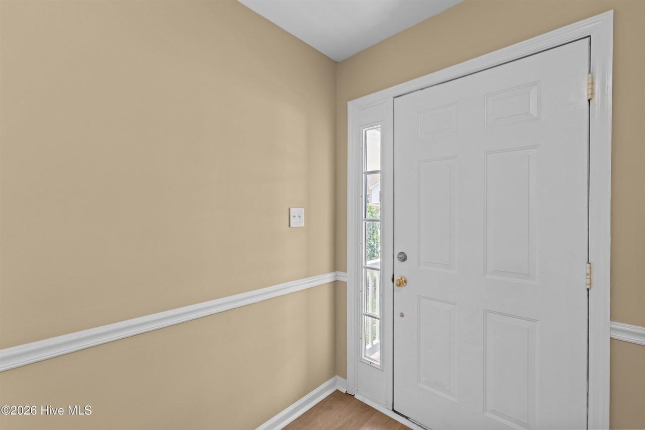 7598 Pleasantville Way - Photo 7 of 50
