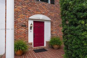 featured image of 10672 Sw 77th Ave #10672