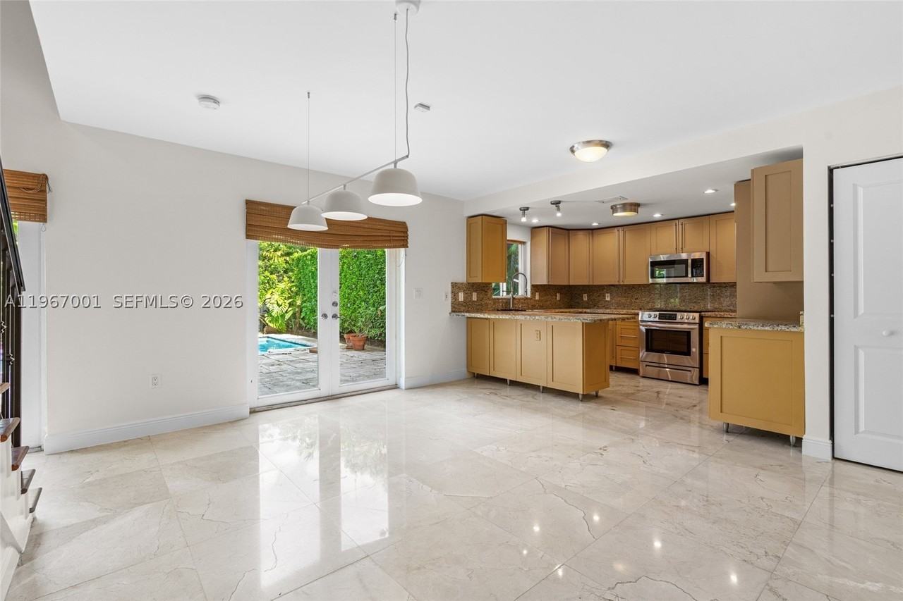 10672 Sw 77th Ave #10672 - Photo 6 of 21