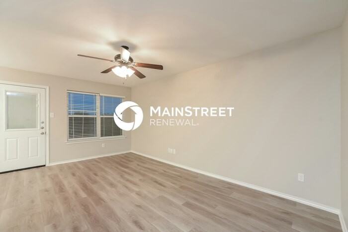 10752 Many Oaks Dr - Photo 5 of 17