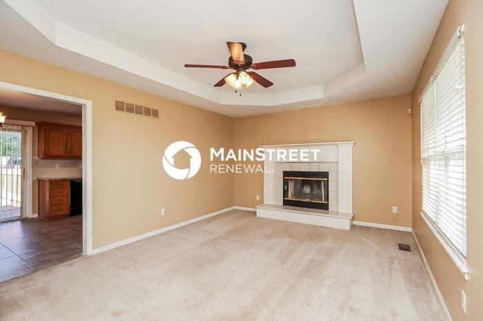 18508 E Blackhawk Trl - Photo 2 of 17