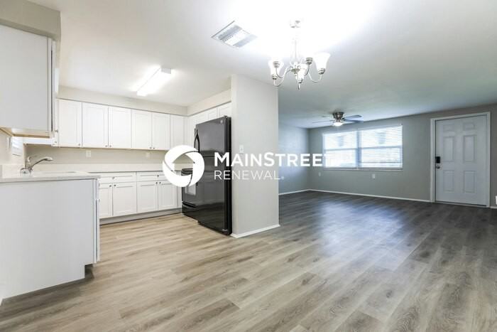 60 Harwich Cir - Photo 4 of 16
