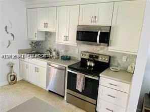 1721 Ne 55th St #1721 - Photo 5 of 12