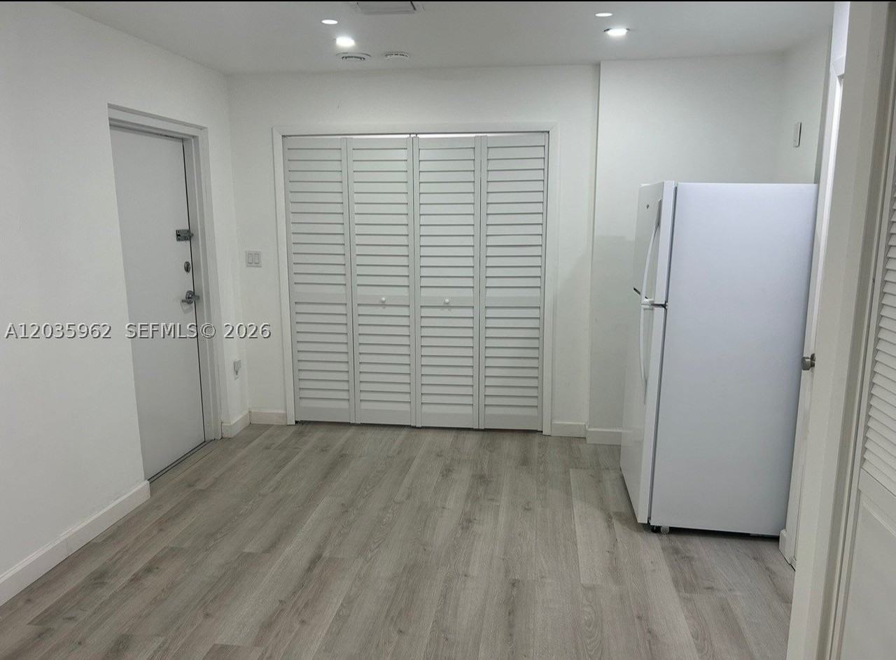 8764 Sw 54th Ter - Photo 3 of 20