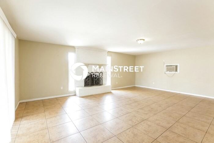 5311 W Holly St - Photo 4 of 14
