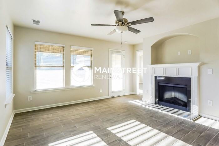 4850 Woodford Way - Photo 4 of 17