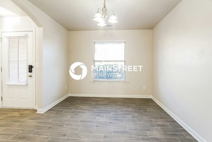 4850 Woodford Way - Photo 6 of 17