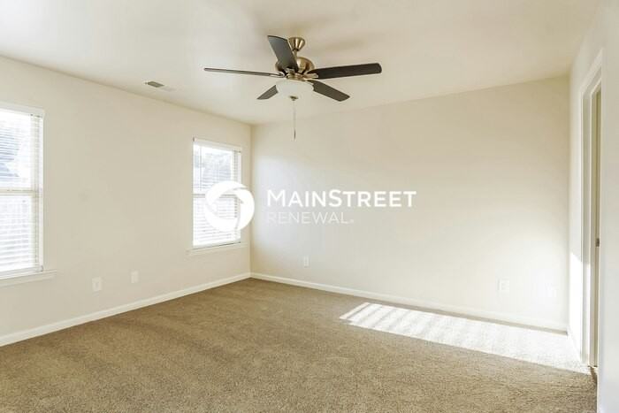 4850 Woodford Way - Photo 7 of 17