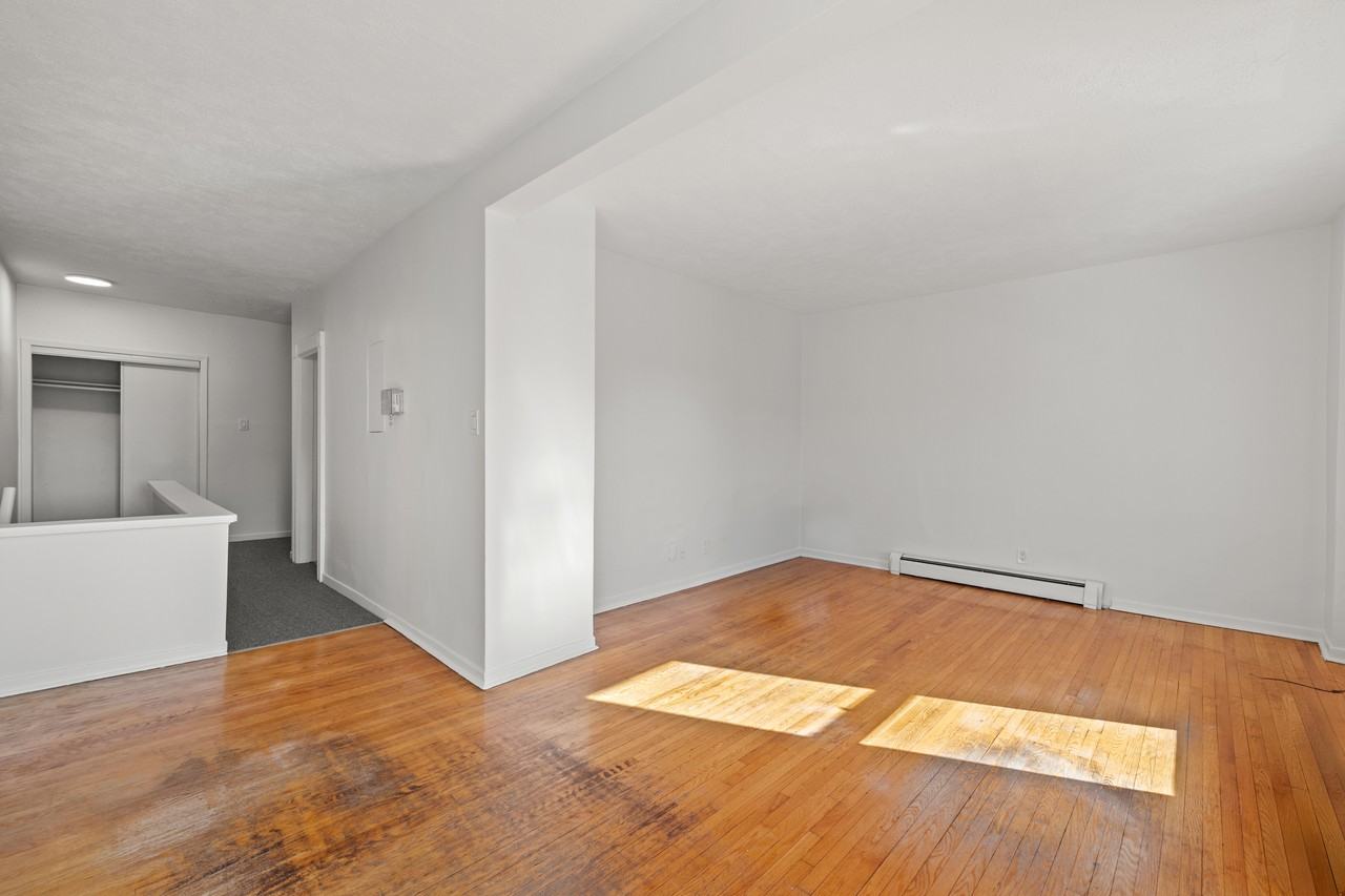 120 Stephenson Avenue - Photo 5 of 17