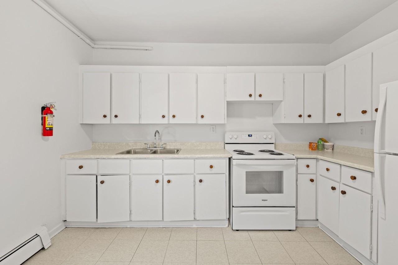120 Stephenson Avenue - Photo 7 of 17