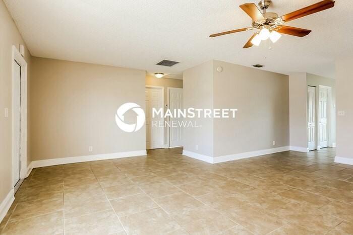 5196 Edgecliff Ave - Photo 4 of 16