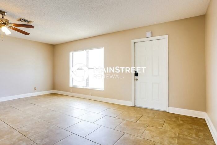 5196 Edgecliff Ave - Photo 5 of 16