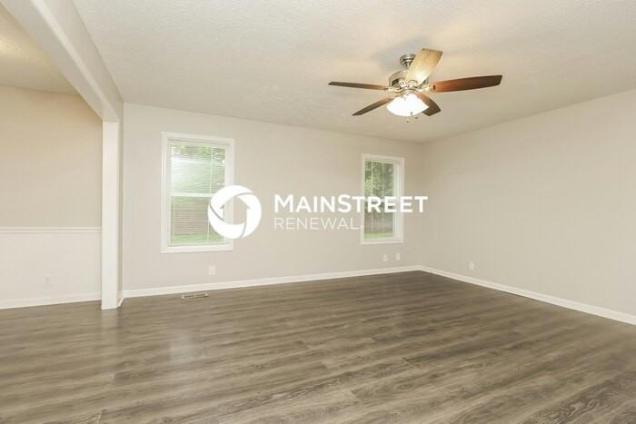 638 Courtland St - Photo 3 of 17