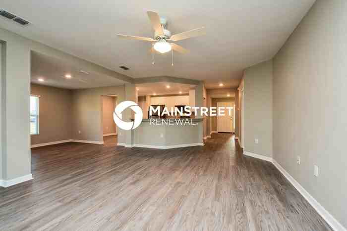 1305 Ne 34th Ln - Photo 3 of 16