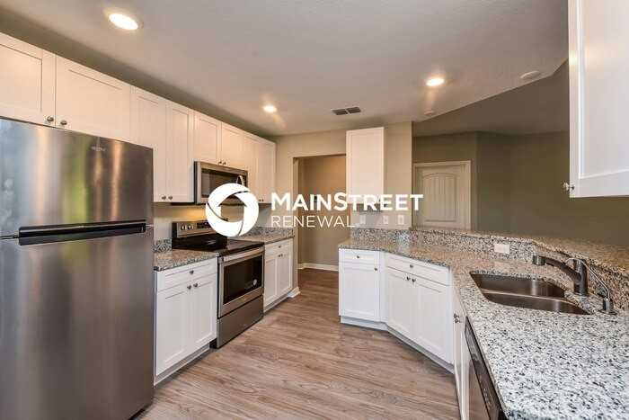 1305 Ne 34th Ln - Photo 5 of 16