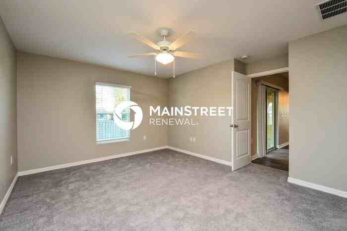 1305 Ne 34th Ln - Photo 6 of 16