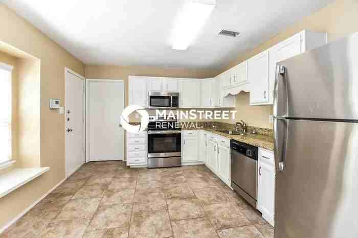 1724 Panola Dr - Photo 6 of 16