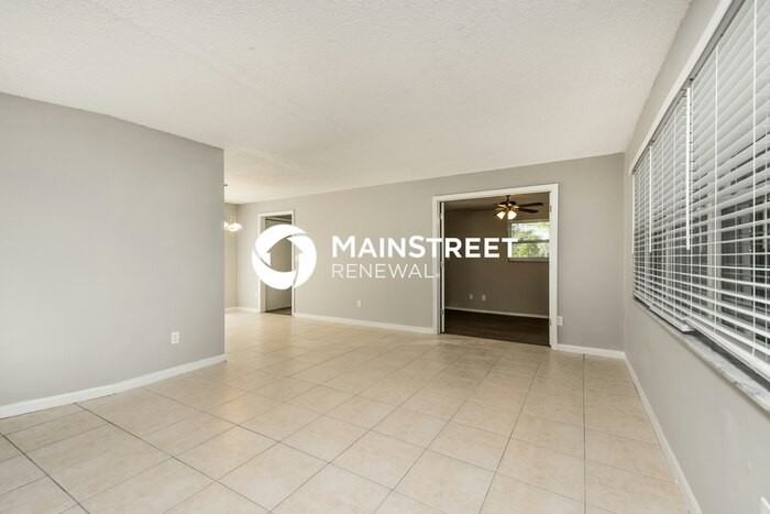 19118 Holly Rd - Photo 4 of 16