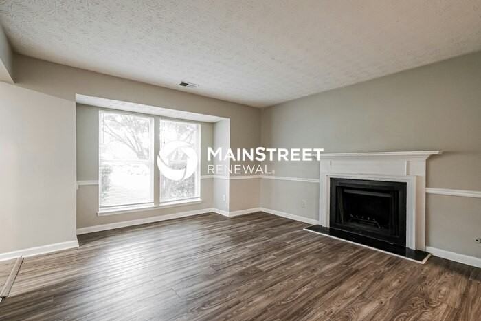 2047 Montgomery Trl - Photo 4 of 19