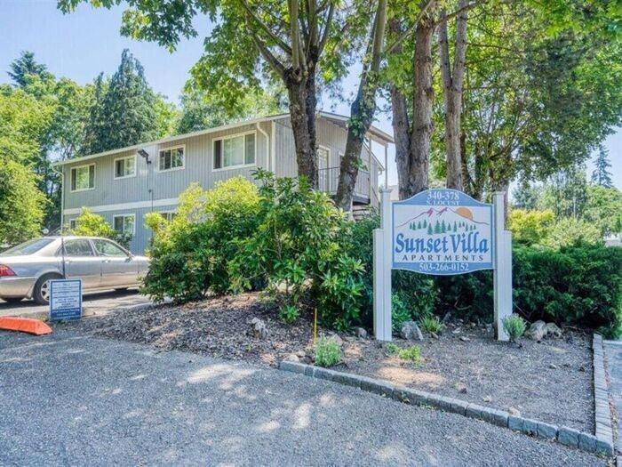 376 S Locust St #376